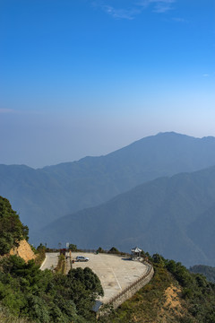 延山公路远山蓝天