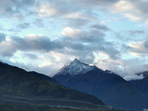 羞女峰