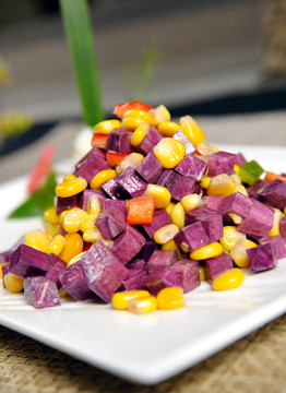 紫薯丁炒玉米粒