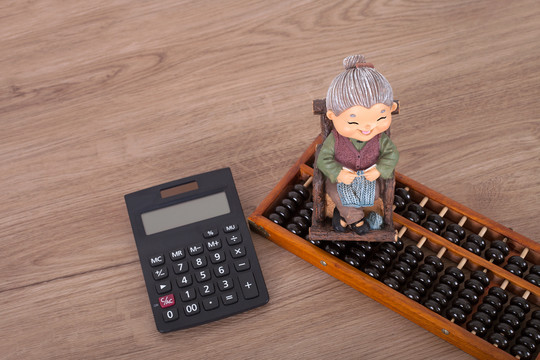 计算工具和和蔼的老太太模型
