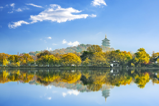 西湖雷锋塔秋景