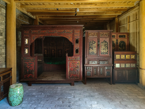 中式大床衣柜