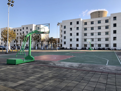 公寓篮球运动场