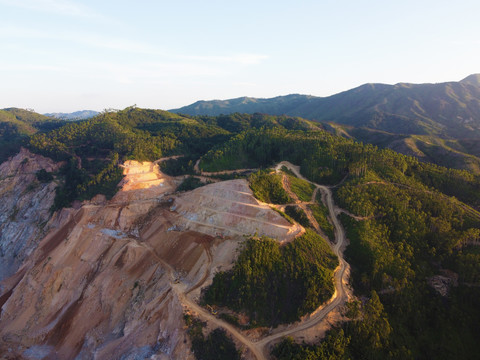 露天矿山开采现场航拍