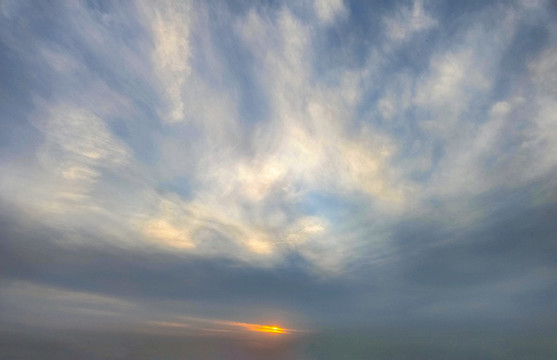 云海残阳图