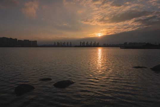 尹山湖日出