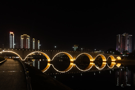 网红桥夜景