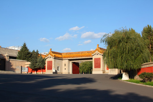 院墙大门