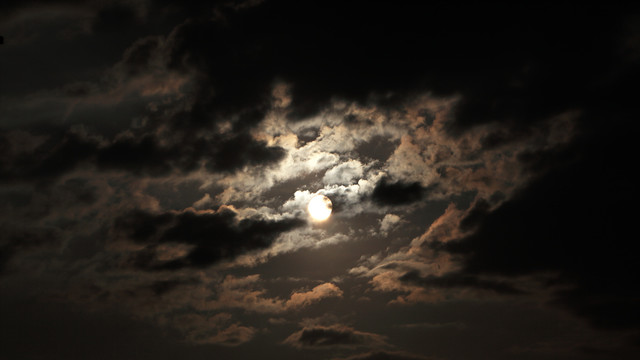 月亮和云彩