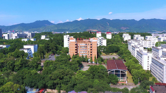 航拍井冈山大学第五教学楼