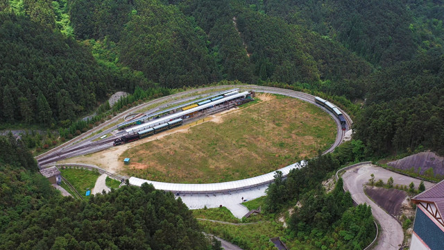 明月山风景区小火车圆形站台