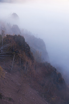 秋季云雾山峰