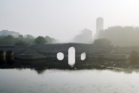 北京八里桥晨曦