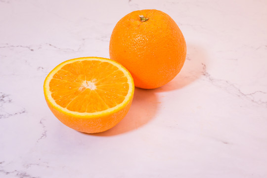 橙子橘子白背景切开