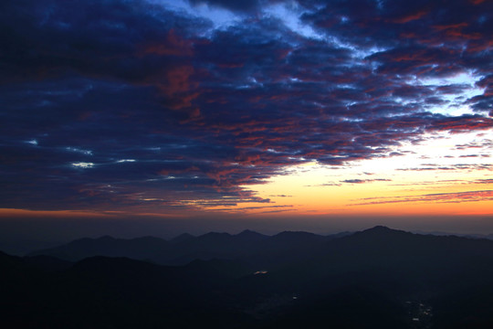 山顶黄昏