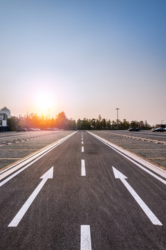 扬州城市停车场道路背景