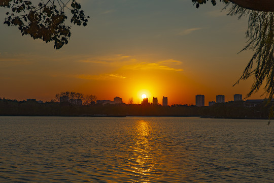 嘉兴南湖湖心岛夕阳