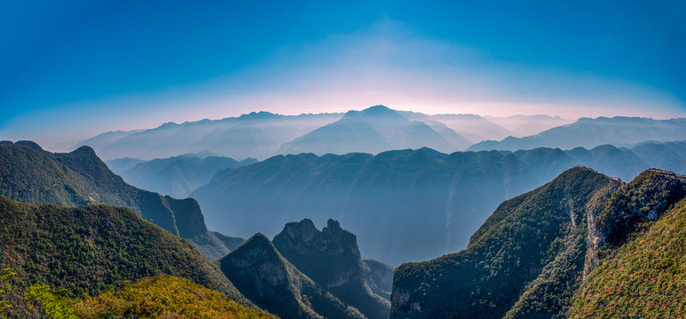 重庆长江三峡秀美山峰