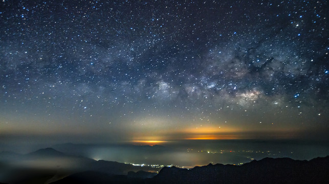 余晖星空