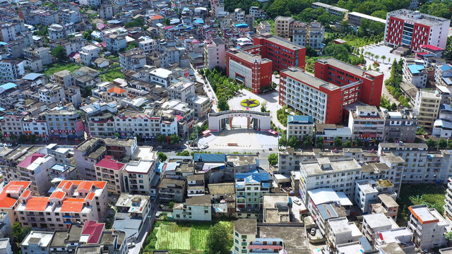 航拍江西省吉安市遂川中学