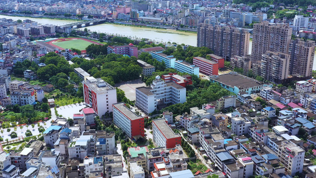 江西省吉安市遂川中学校园