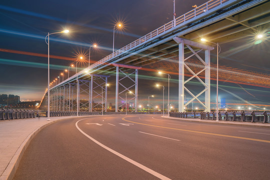 中国澳门城市桥梁建筑和公路夜景