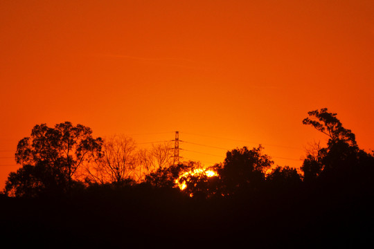 江边夕阳