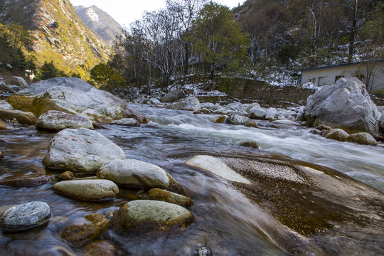 秦岭小河