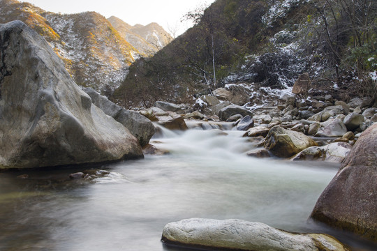 秦岭山秋景