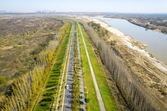 河堤路