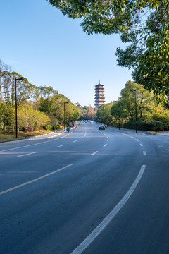 扬州蜀冈西峰的栖灵塔道路古建筑