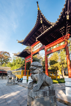 中国扬州大明寺的山门牌坊牌楼