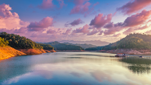 紫霞湖景