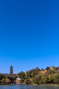 中国扬州观音山禅寺和栖灵塔