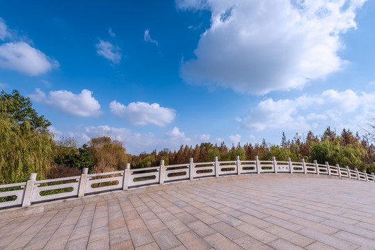 中国江苏扬州宋夹城公园的石桥
