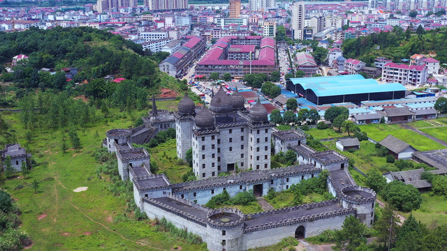 航拍江西万安影视城风景区