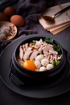 鸡肉石锅汤