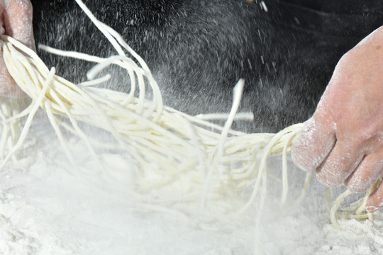 做面条