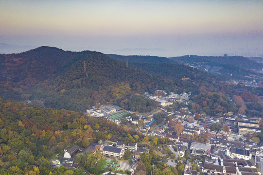 航拍秋天杭州馒头山馒头山社区