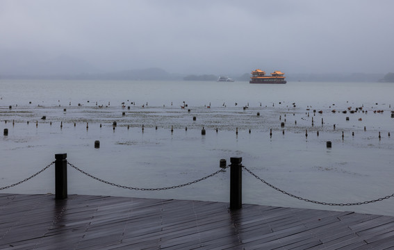 雨中西湖