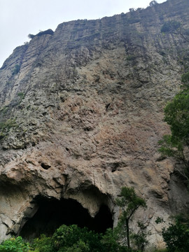 火山岩石洞