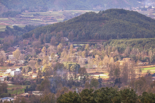 山脉民居田野田园风光