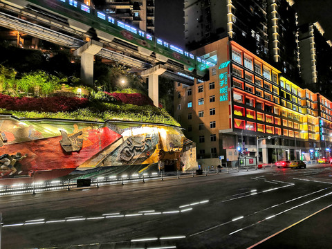 重庆李子坝轨道夜景