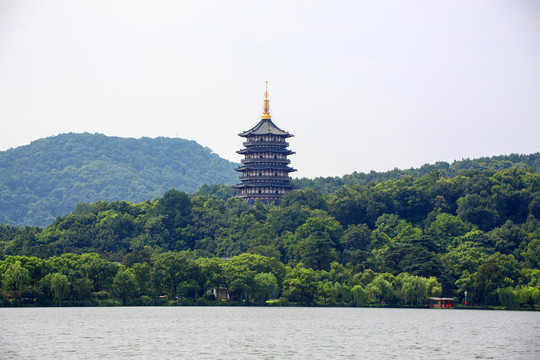 杭州西湖雷峰塔