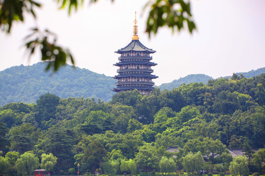 杭州西湖雷峰塔