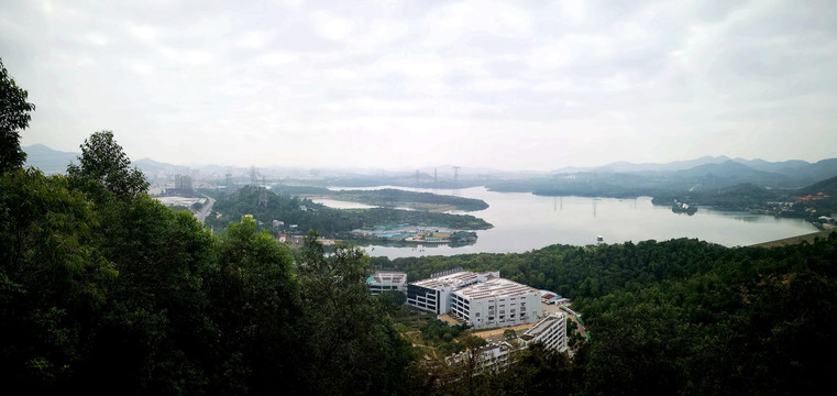 石岩湖全景