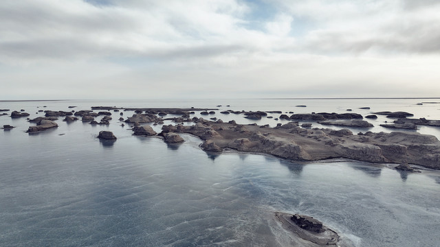 航拍青海海西柴达木水上雅丹御3