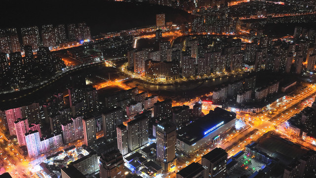 航拍青海西宁海湖新区御3夜景