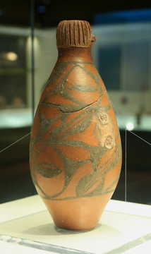 古代彩纹陶罐