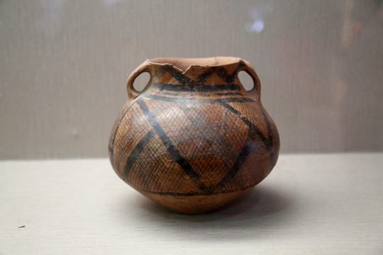 古代彩纹陶罐
